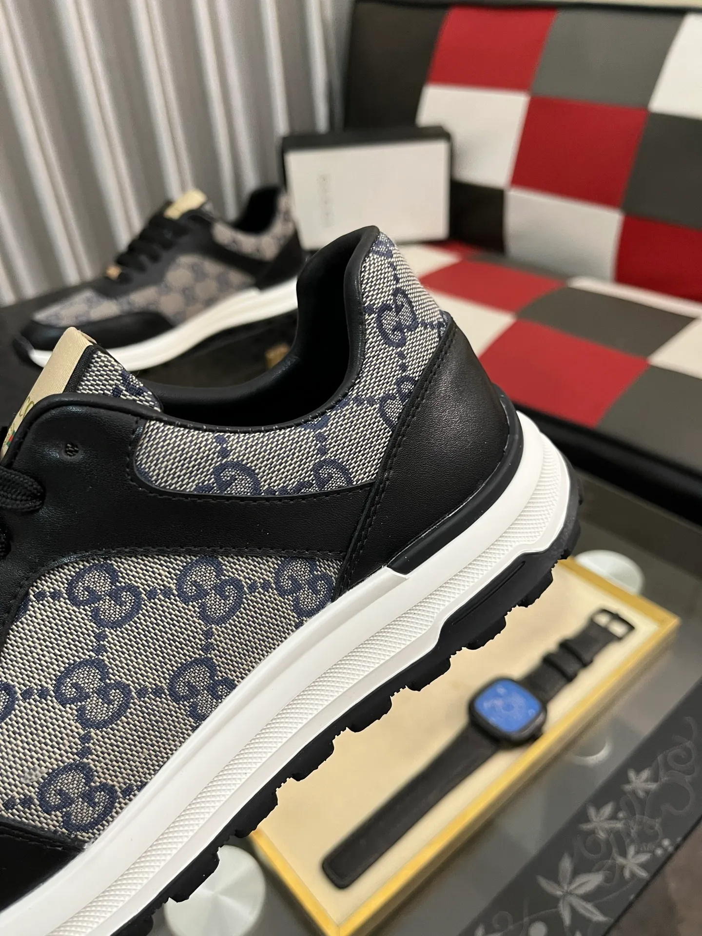 Men's shoes💰420⌚️⌚️[GUCCI] Gucci men's casual shoes are absolutely popular🔥The ultimate matching item for trendy men! The charm of super texture is irresistible, the main recommendation, the flower leather color is bright! The upper is made of high-quality cowhide + breathable fabric, sheepskin feet, wear-resistant rubber sole, noble and elegant! Extremely comfortable🎁🎁You can be as handsome as you want💪 38-442️⃣colors available